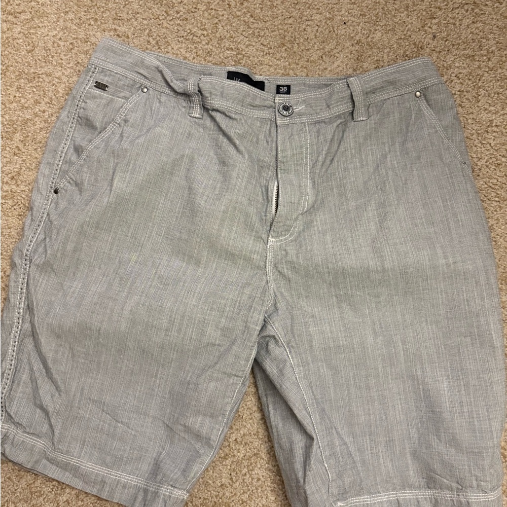 INC International Concepts Men's Light Gray Flat-Front Shorts